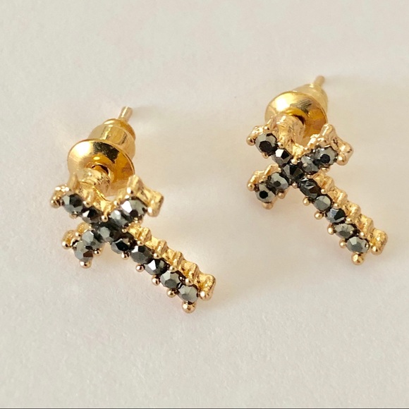 NWOT small cross studs - Picture 1 of 3